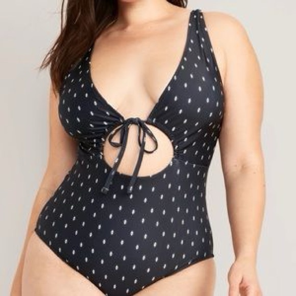 OLD NAVY Front Cutout One-Piece Swim Bathing Suit Geometric Print Size 2X NWT - Picture 3 of 13
